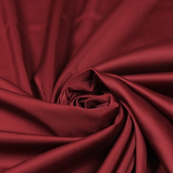 Tissu soyeux bordeaux extensible - Élégance italienne