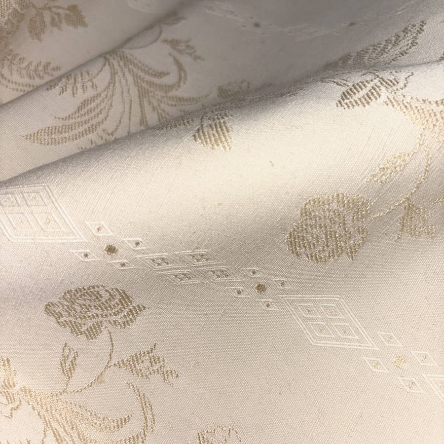 Tissu coton beige à bande brodé fleuri doré (5) Tissu coton beige à bande brodé fleuri doré (5)