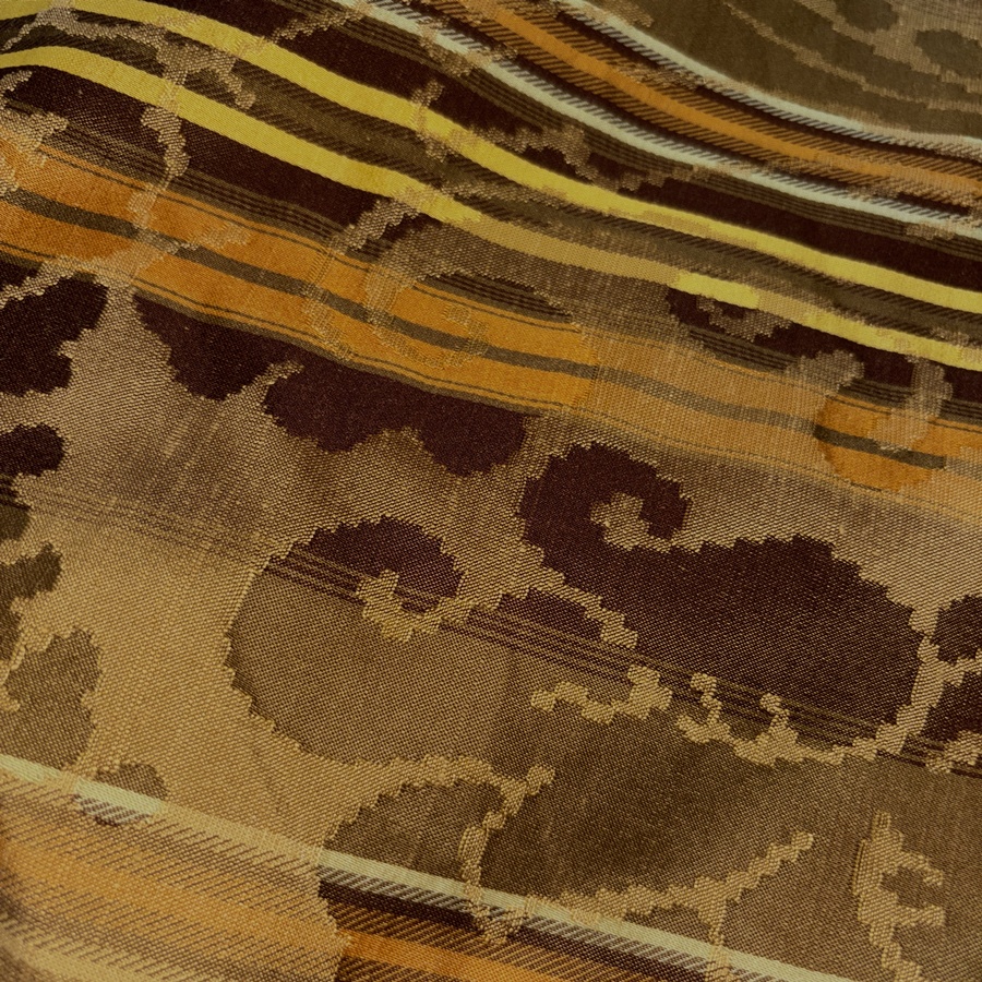 Tissu jacquard en coton baroque jaune et rayé (2) Tissu jacquard en coton baroque jaune et rayé (2)