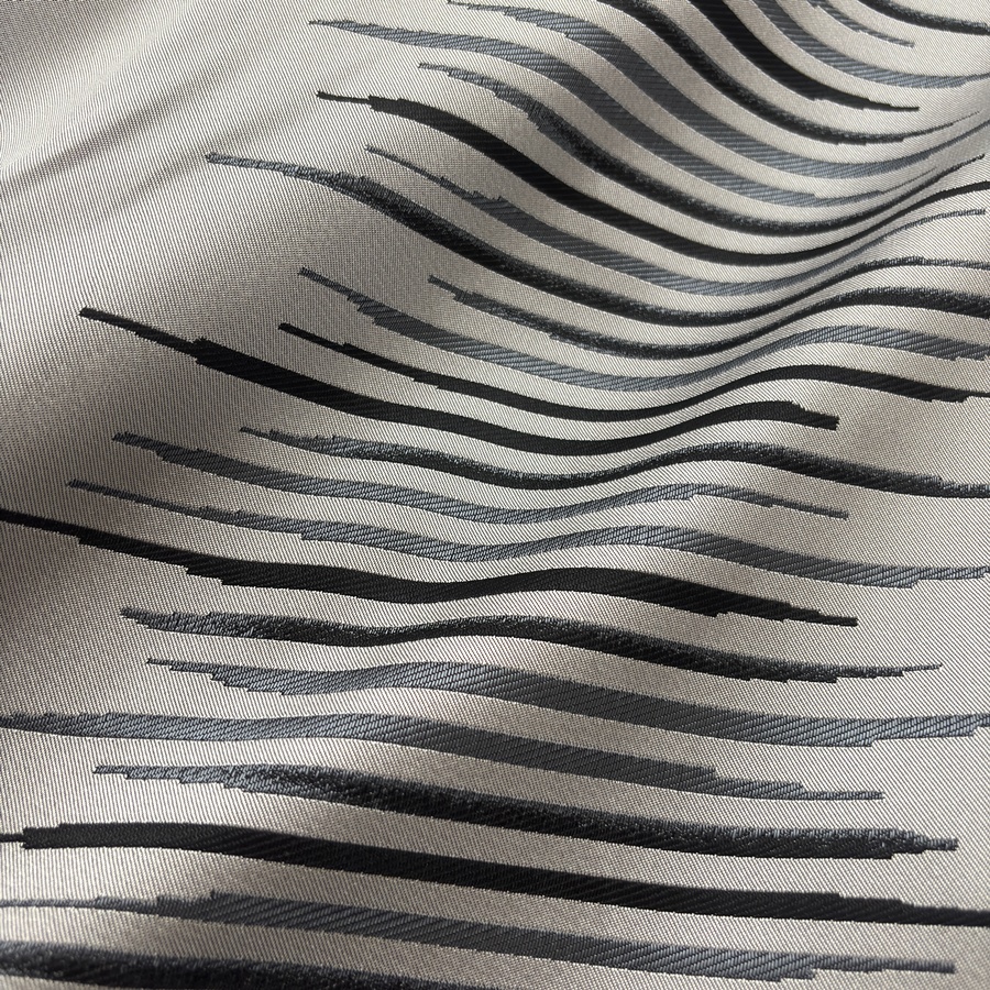 Tissu satin à rayure anthracite dégradée - Largeur 280 centimètres (3) Tissu satin à rayure anthracite dégradée - Largeur 280 centimètres (3)
