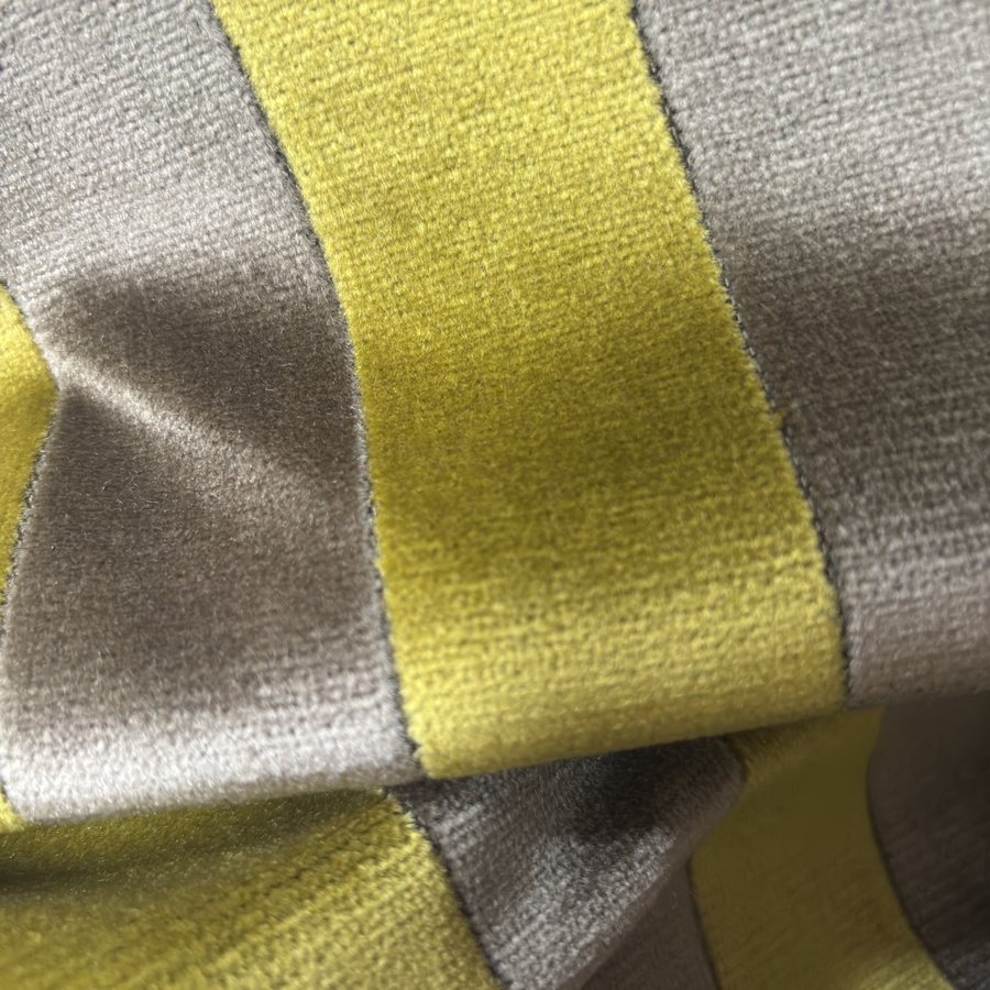 Tissu velours anis et gris à rayure pour ameublement (4) Tissu velours anis et gris à rayure pour ameublement (4)