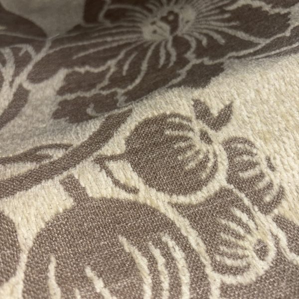 Tissu velours chenillé beige et fleurs marron (1)