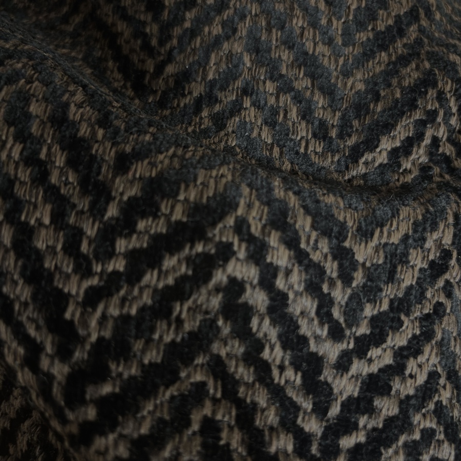 Tissu velours de coton chenillé à chevron marron et noir - Largeur 280 centimètres (4) Tissu velours de coton chenillé à chevron marron et noir - Largeur 280 centimètres (4)