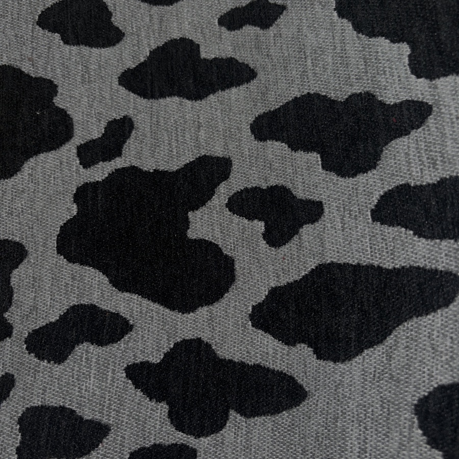 Tissu velours imprimé animalier gris et noir - Largeur 280 centimètres (1) Tissu velours imprimé animalier gris et noir - Largeur 280 centimètres (1)
