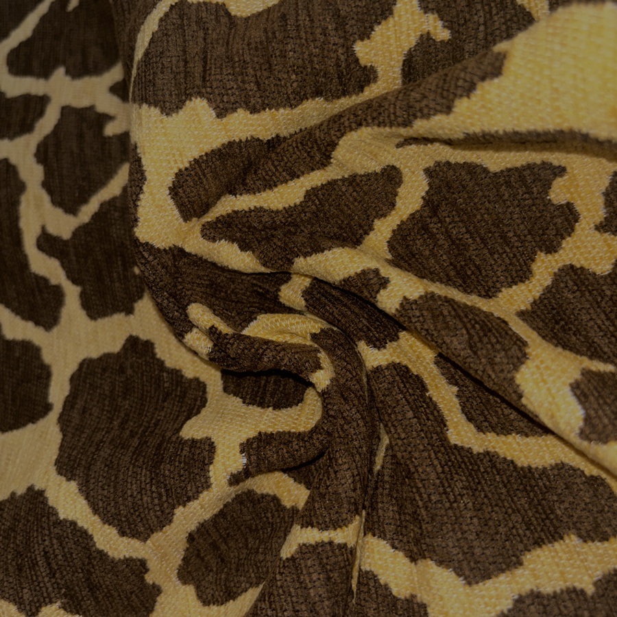 Tissu velours imprimé animalier jaune et marron - Largeur 280 centimètres (2) Tissu velours imprimé animalier jaune et marron - Largeur 280 centimètres (2)