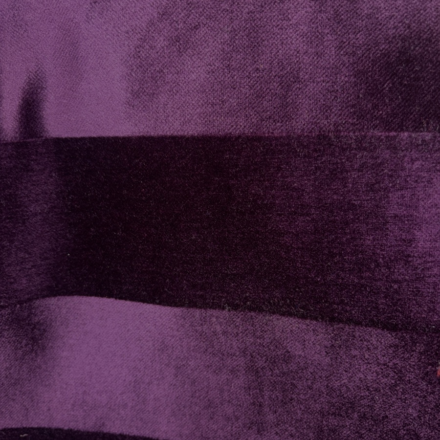 Tissu velours violet à rayure pour ameublement (1) Tissu velours violet à rayure pour ameublement (1)