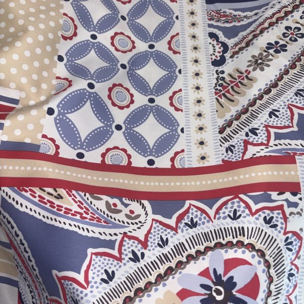 Tissu coton bleu imprimé patchwork - Largeur 280 centimètres (1)