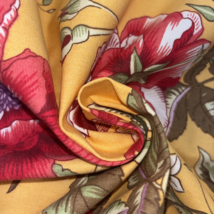 Tissu coton jaune imprimé fleuri rouge - Largeur 280 centimètres (3) Tissu coton jaune imprimé fleuri rouge - Largeur 280 centimètres (3)