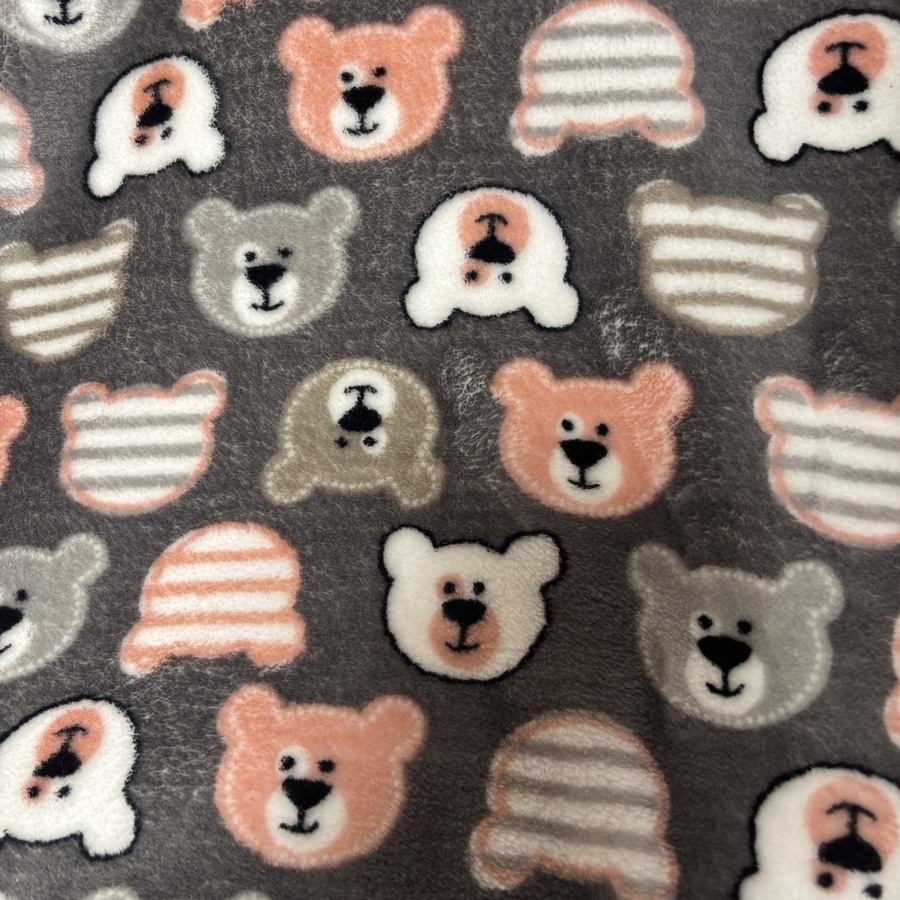 Tissu doudou moelleux en micropolaire gris imprimé nounours (1) Tissu doudou moelleux en micropolaire gris imprimé nounours (1)
