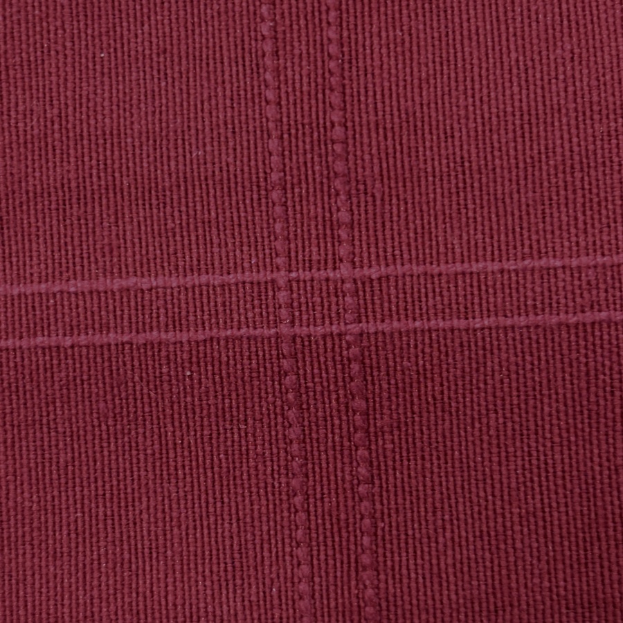 Toile de coton polyester bordeaux à carreaux surpiqué - Largeur 280 centimètres (2) Toile de coton polyester bordeaux à carreaux surpiqué - Largeur 280 centimètres (2)